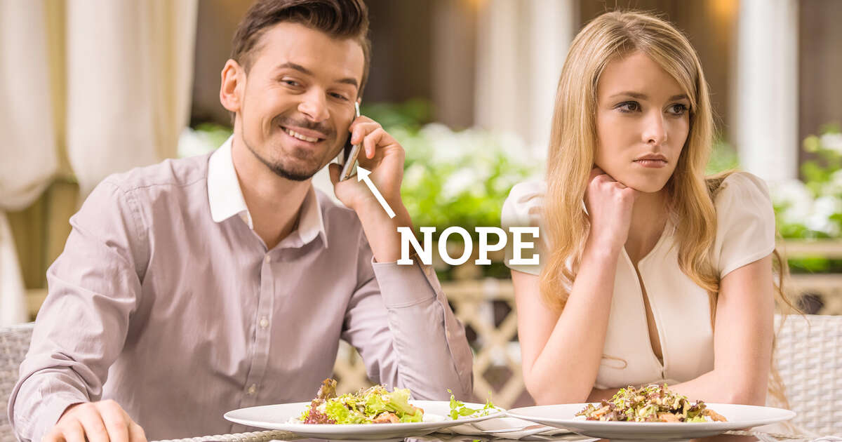 Things You Should Never Ever Do In A Restaurant Thrillist 
