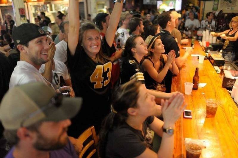 Crowd watching the game at Tracey’s Irish pub