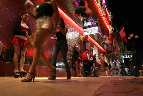 Best Red Light Districts In The World For Hooking Up