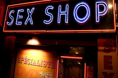 Best Red Light Districts in the World For Hooking Up - Thrillist