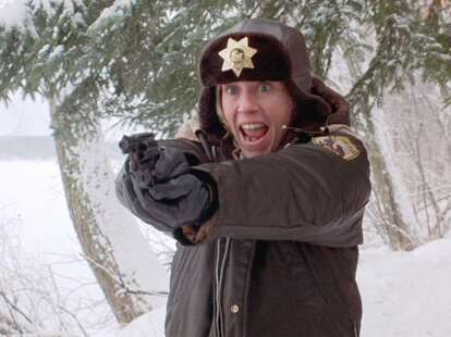 Fargo, Marge Gundersonm, Frances McDormand, gun, snow