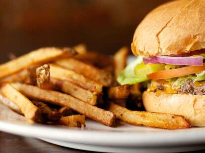 great burger elbow room dallas bar food