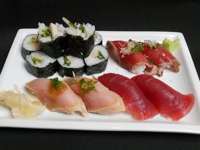 Mashiko Restaurant rolls fish seafood 
