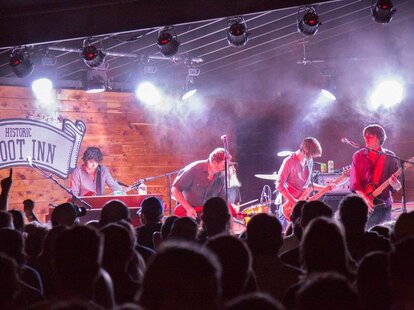 Scoot Inn: A Bar in Austin, TX - Thrillist