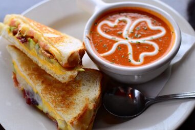 Mo’s Irish Pub tomato soup with shamrock indianapolis