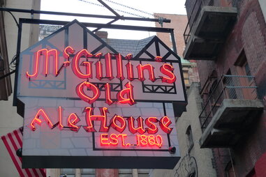 McGillin’s sign philadelphia best irish bars