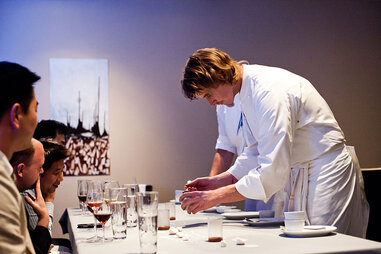 grant achatz celebrity chef chicago restaurant guide