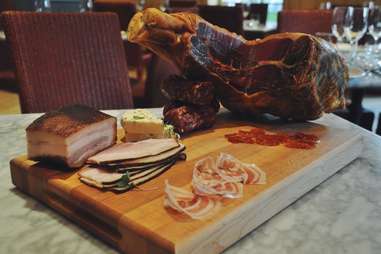 table 52 chicago celebrity chef restaurant