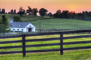 kentucky fields and farmhouse
