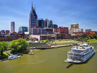 tennessee water and riverboat
