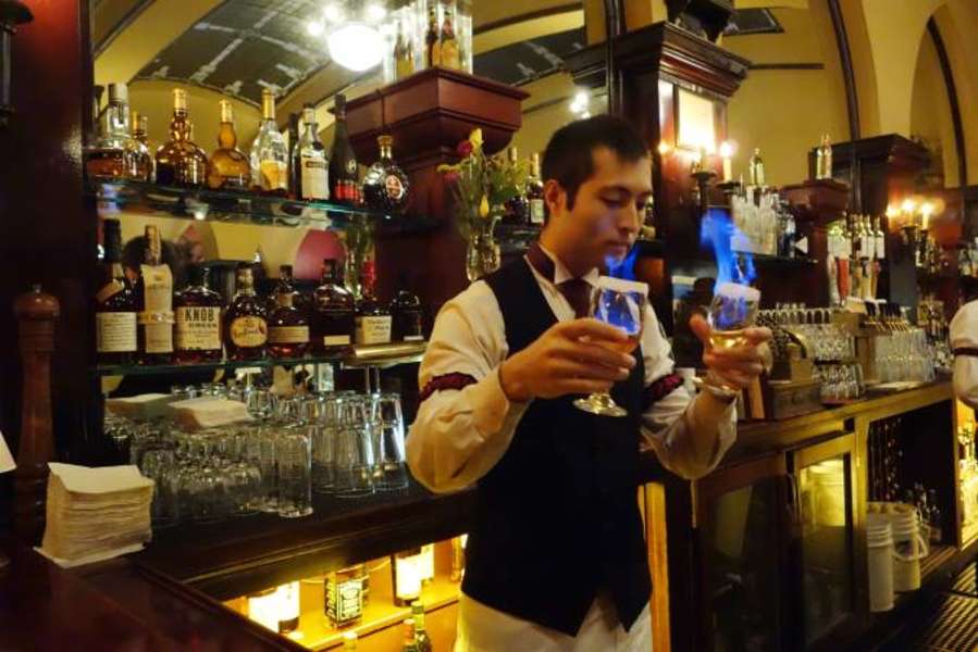 Huber's Cafe: A Bar in Portland, OR - Thrillist