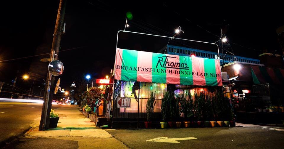 R. Thomas Deluxe Grill