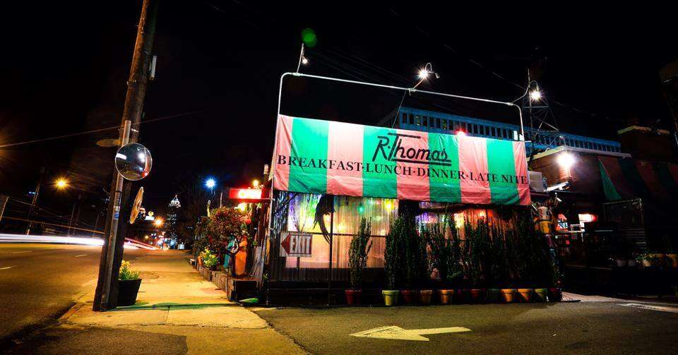R. Thomas Deluxe Grill
