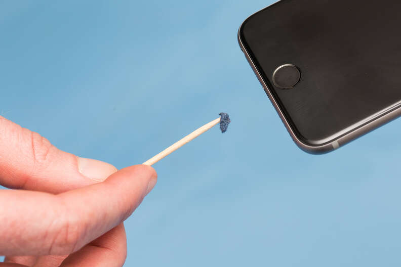 toothpick retrieving lint from iphone 6s