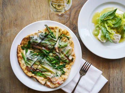 pizza with spinach at altro paradiso