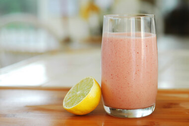 smoothie with lemon