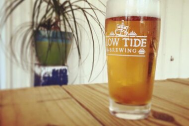 low tide brewing suicide blonde beer