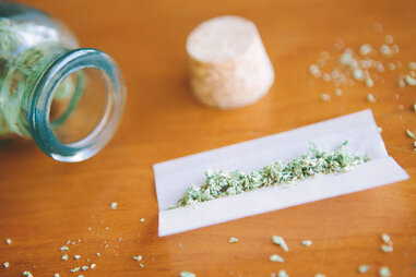 rolling papers and marijuana
