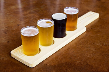 beer flight chilly water brewing