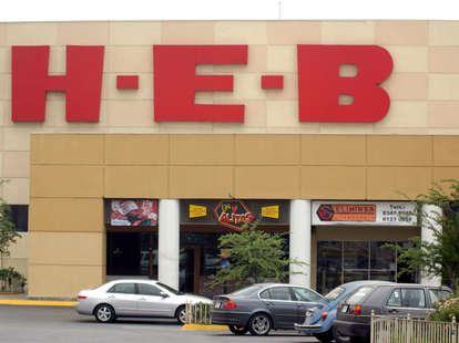 h-e-b grocery store texas exterior sign