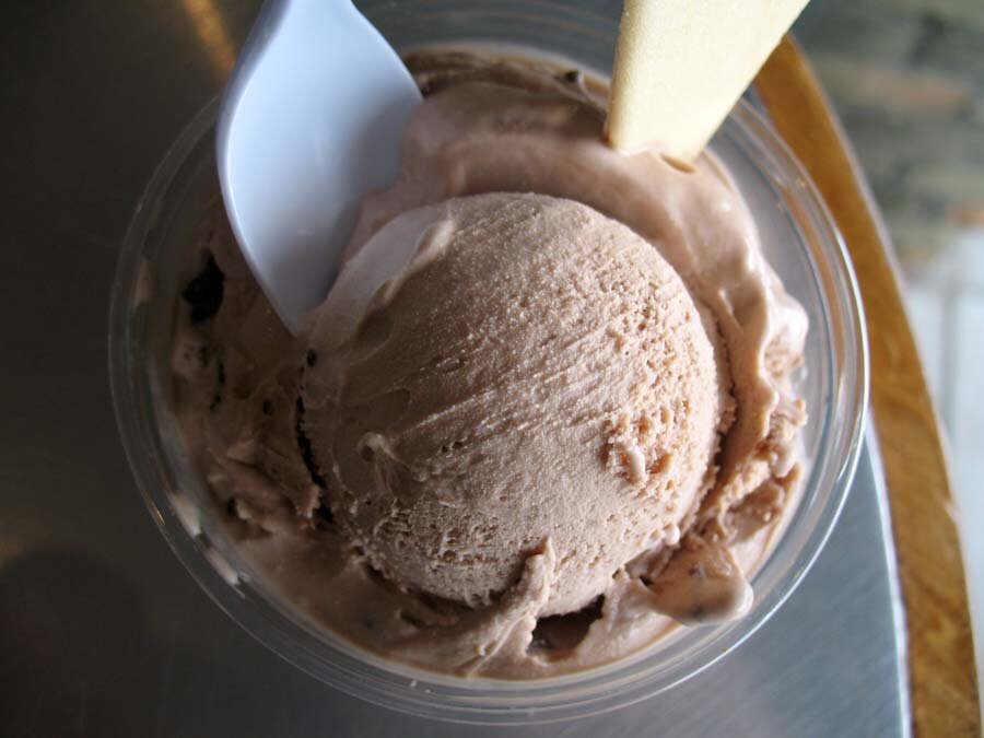 chocolate custard, frozen custard