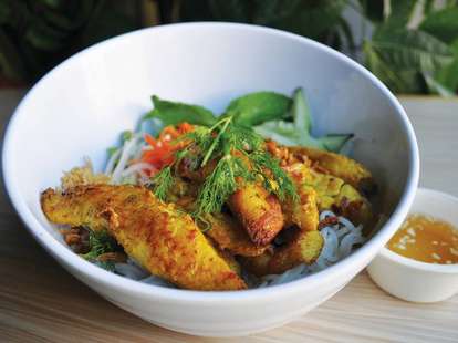 Mama Hong's Vietnamese Kitchen los angeles ca bowl