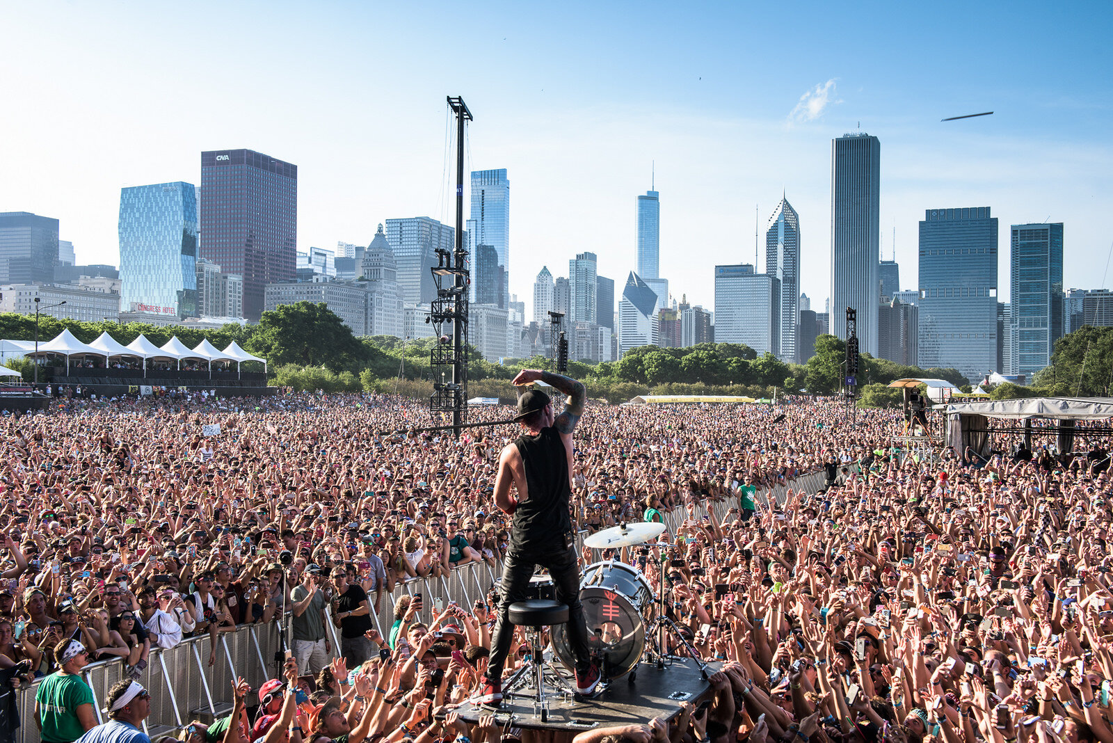 Lollapalooza 2016 Lineup Poster, Including Radiohead and LCD