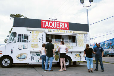 taco truck houston ordering in line