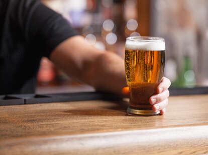 bartender serving beer, beer, bar, beer bar