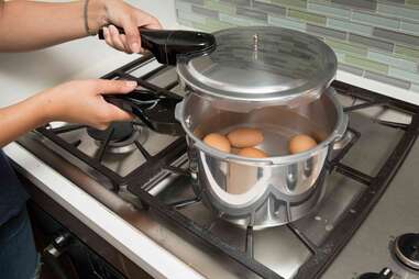eggs boilng