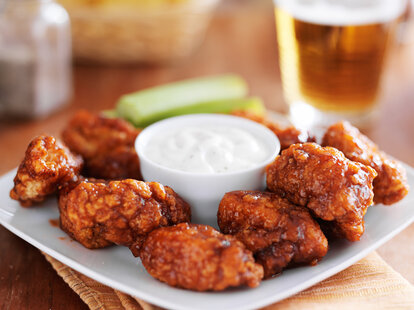 wings with ranch dressing