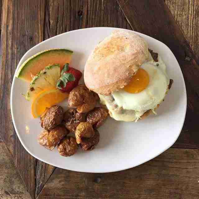 The Best Restaurants In Scottsdale Thrillist Burger And Potatoes At The Montauk