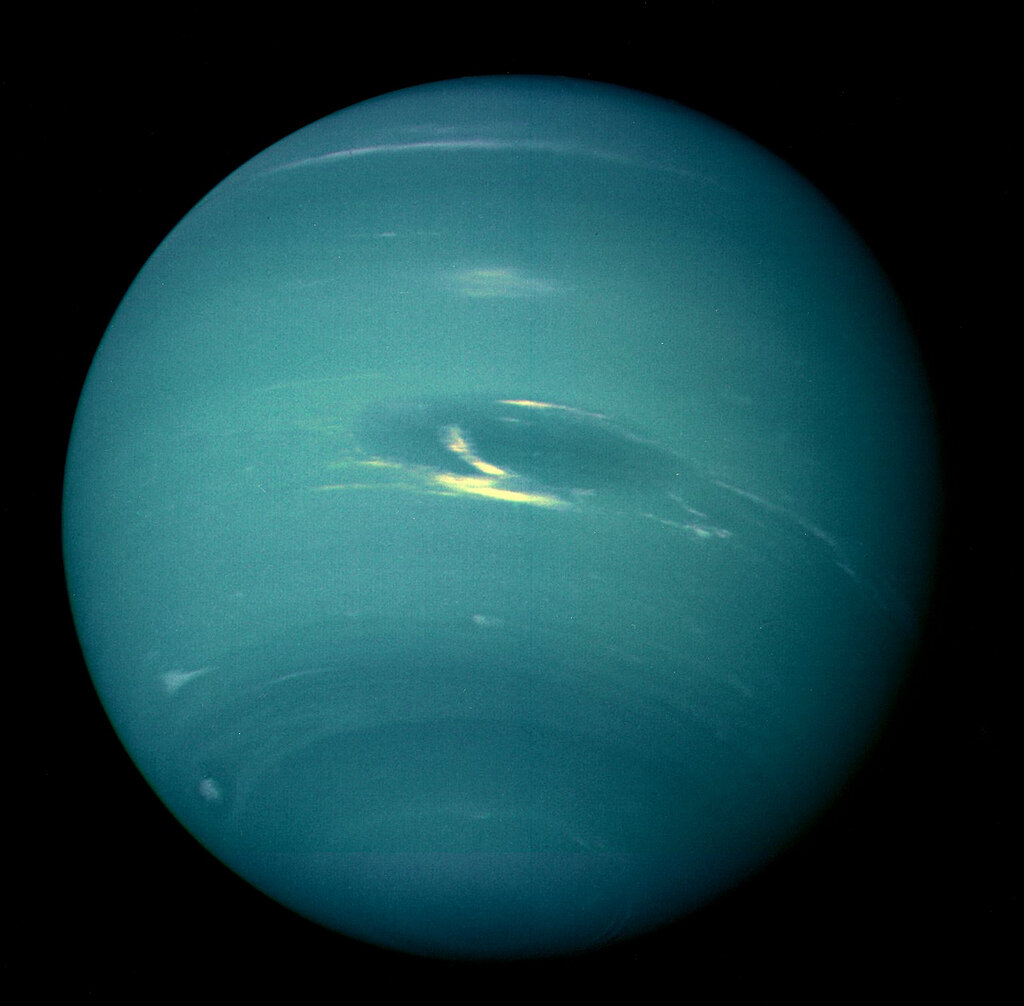 neptune seen from voyager 2