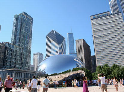 millenium park chicago cloud gate