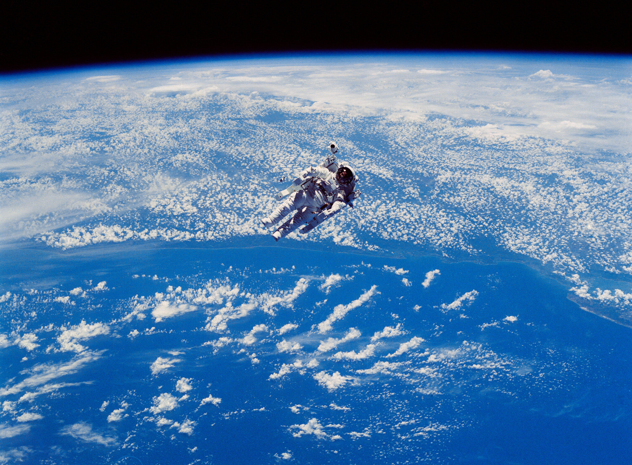 tetherless space walk outside shuttle challenger