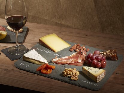 wine and cheese pairing how to pair wine and food