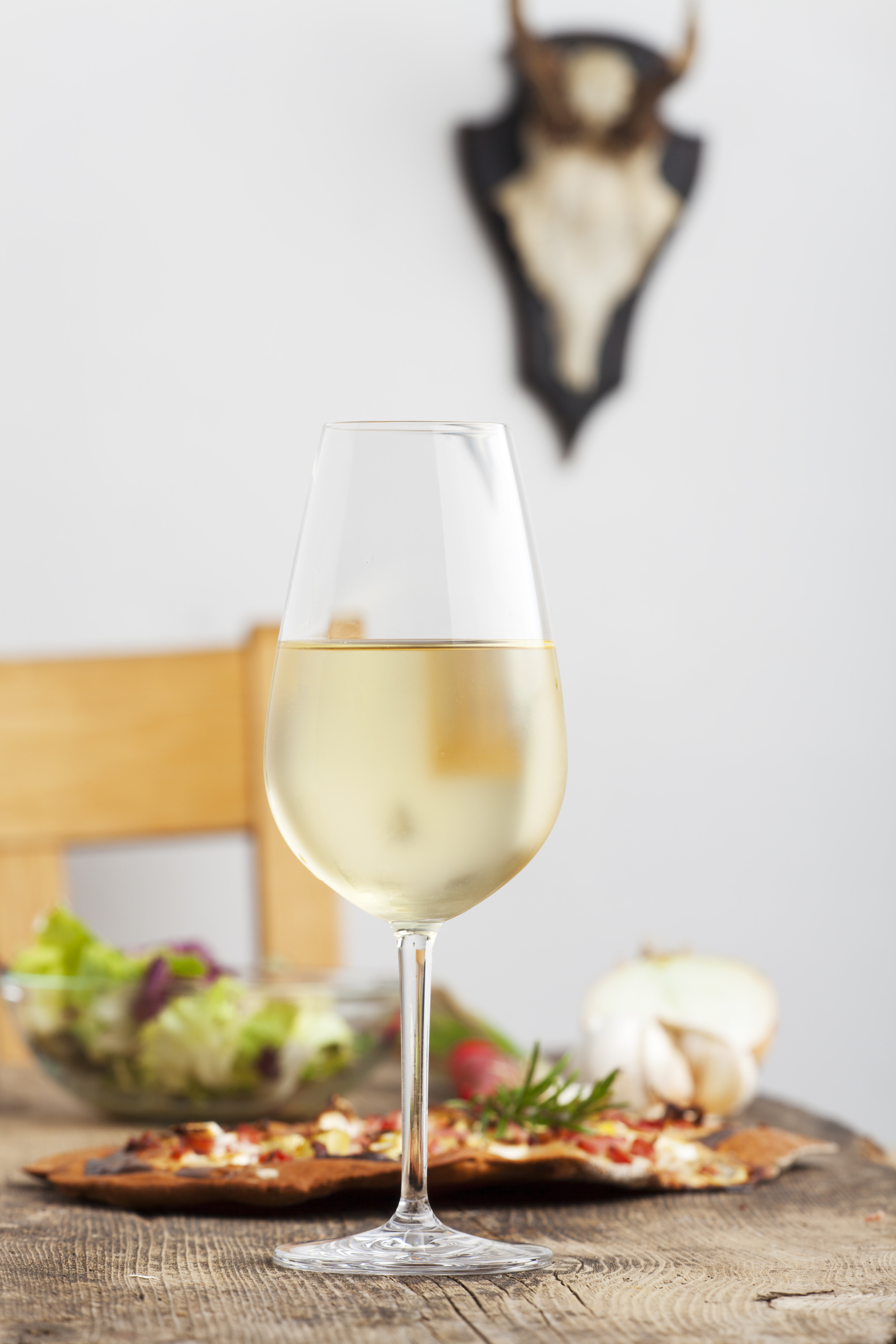 white wine pizza salad food pairings