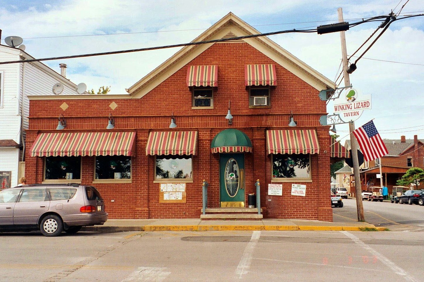 Winking Lizard Tavern