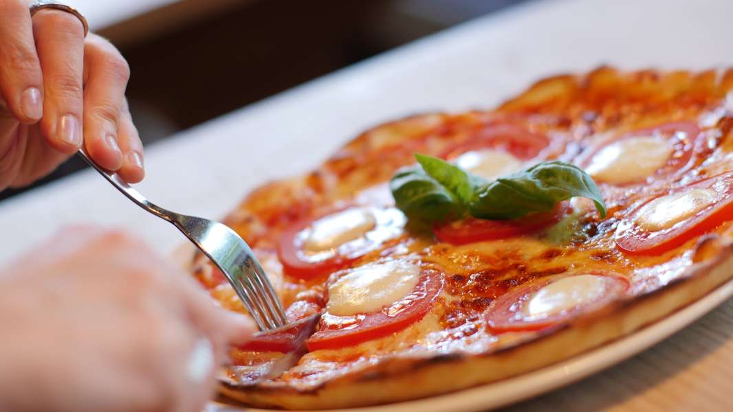 In Defense Of Eating Pizza With A Fork Knife Thrillist