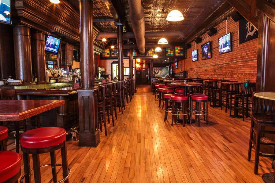 Tommys Detroit Bar & Grill: A Detroit, MI Bar - Thrillist