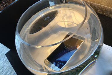 Samsung Galaxy s7 water resistant design