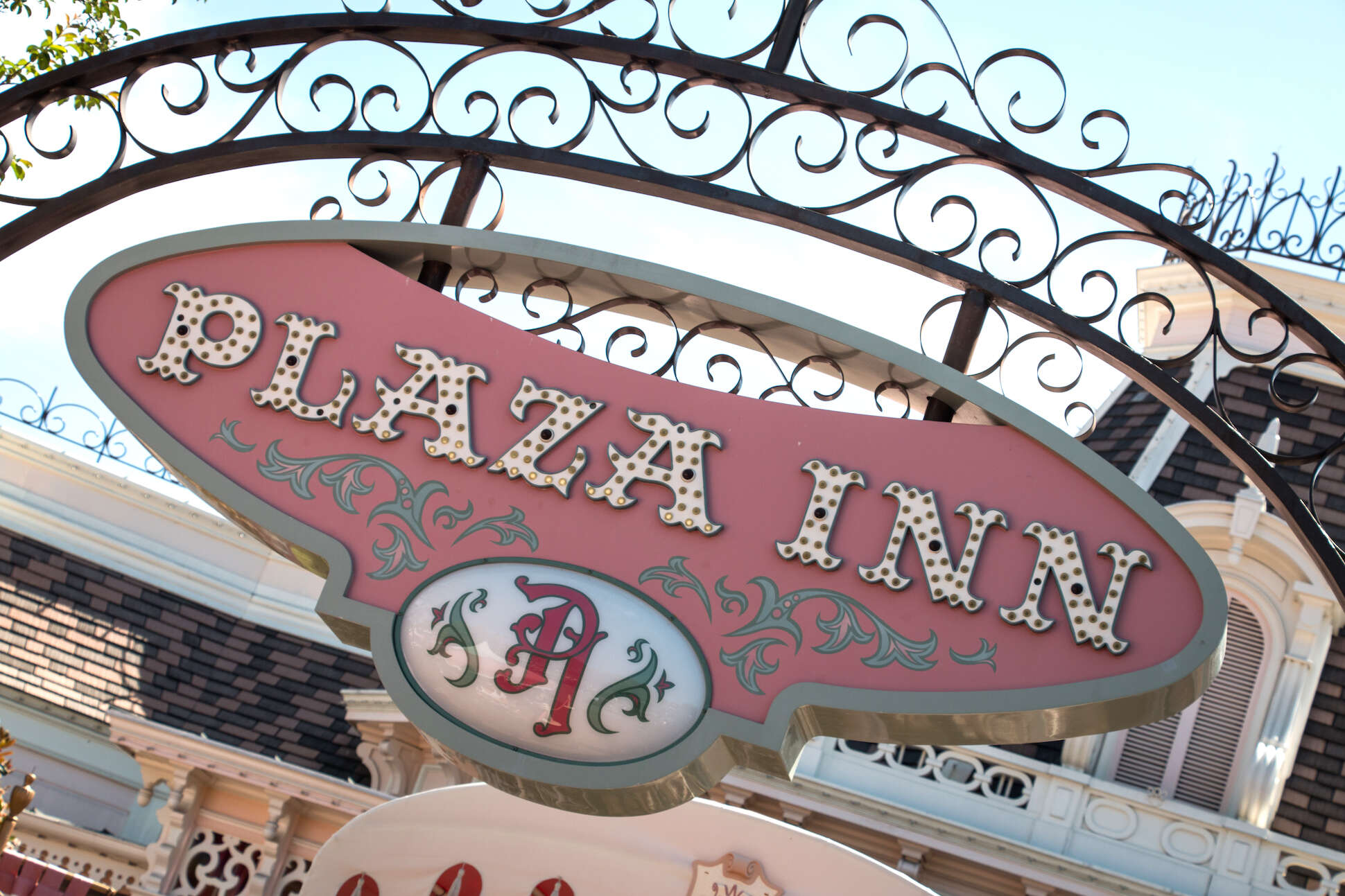 Plaza Inn. Disneyland Plaza Inn