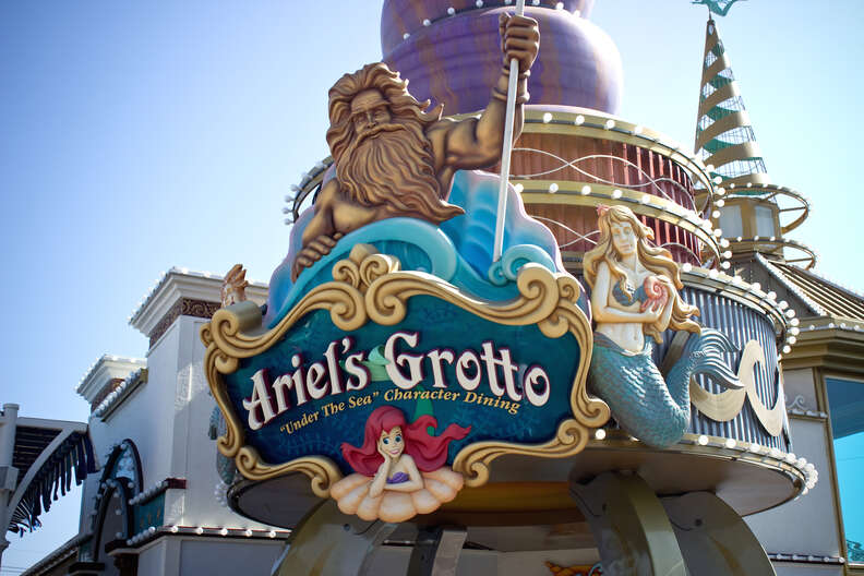 Ariel's Grotto, Disneyland character dining