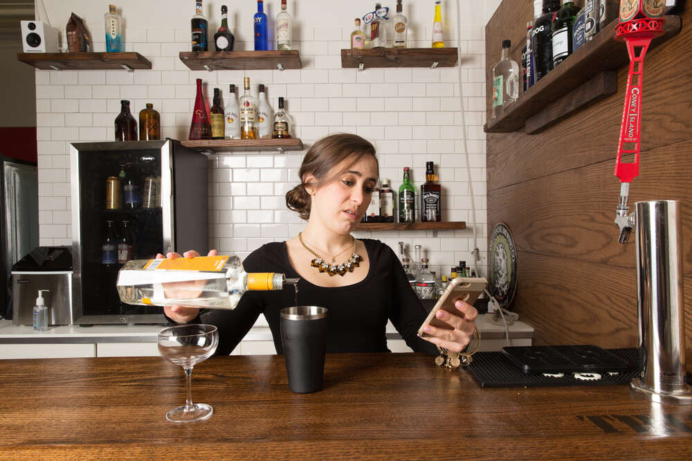 Things Bartenders Do Wrong, According to Bartenders - Thrillist
