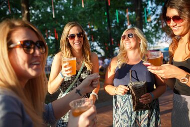 spruce street harbor park beer garden