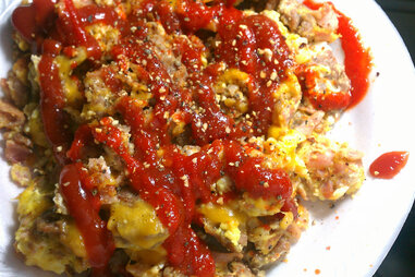 eggs with ketchup