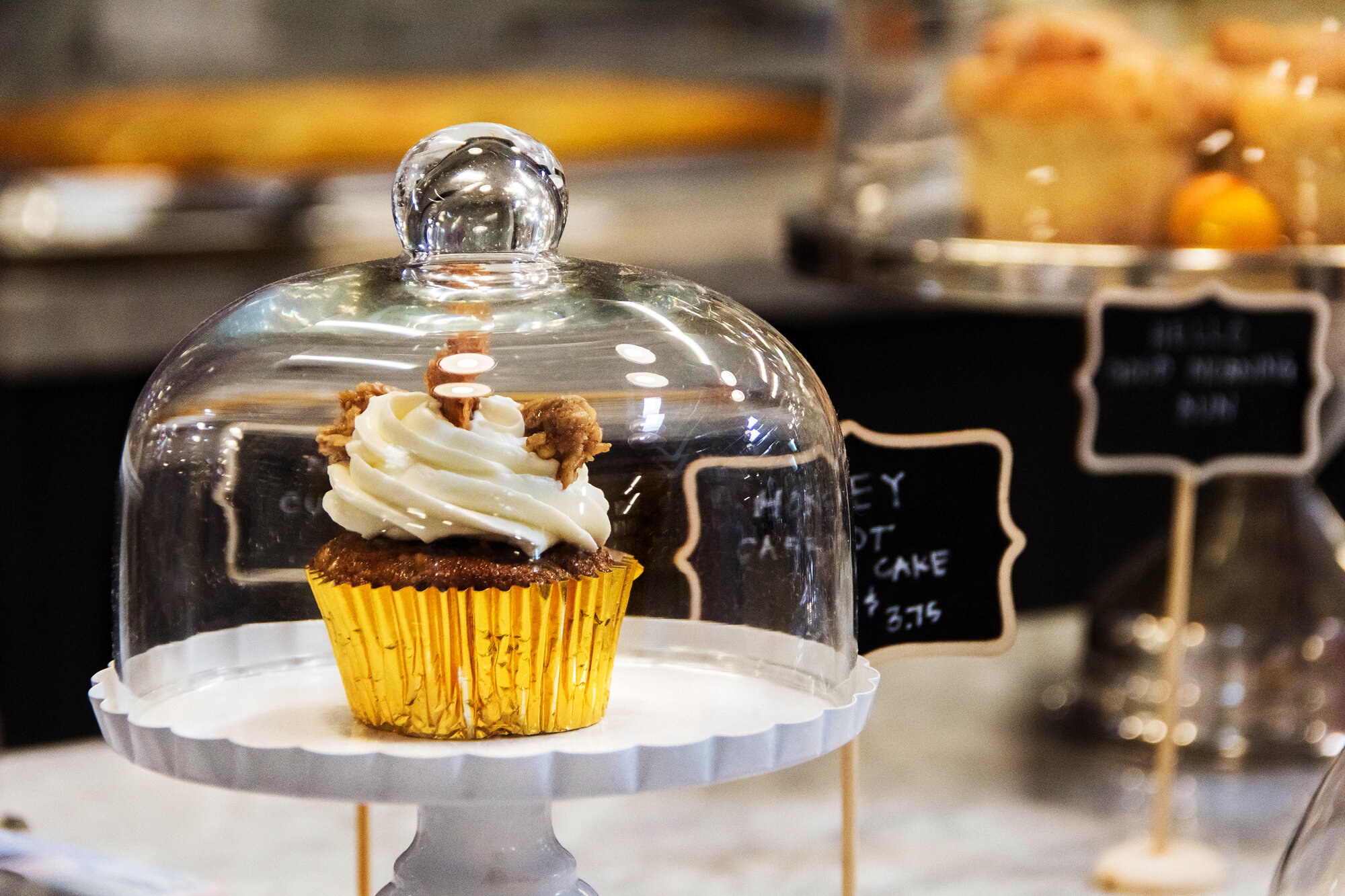 cupcake, crafted baked goods