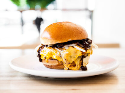 Bellwether burger studio city