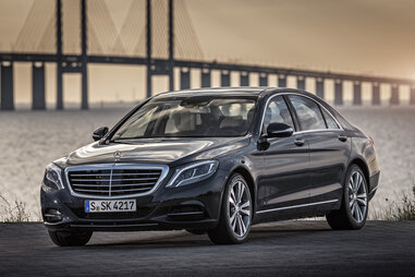 The Mercedes S550e pollutes less than a Tesla, per mile