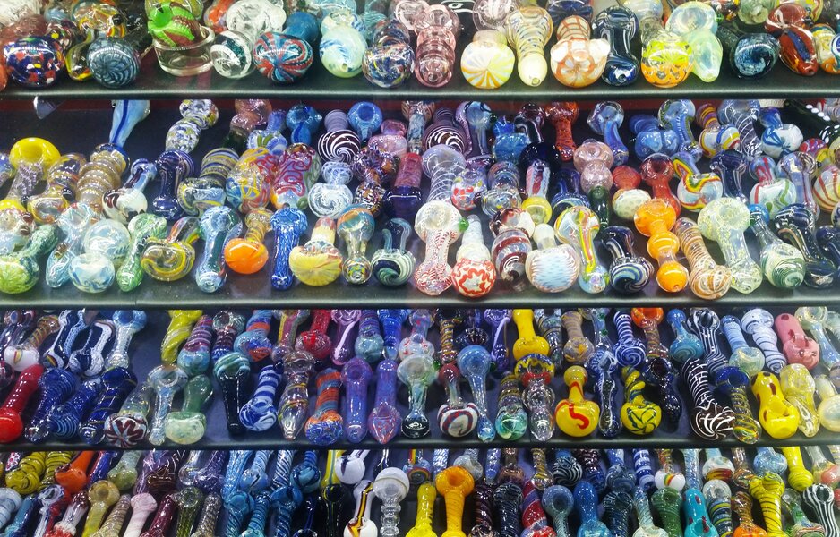 Best Weed Pipes: Top 5 Cannabis Pipes For Smoking Weed In 2023 - San Diego  Magazine